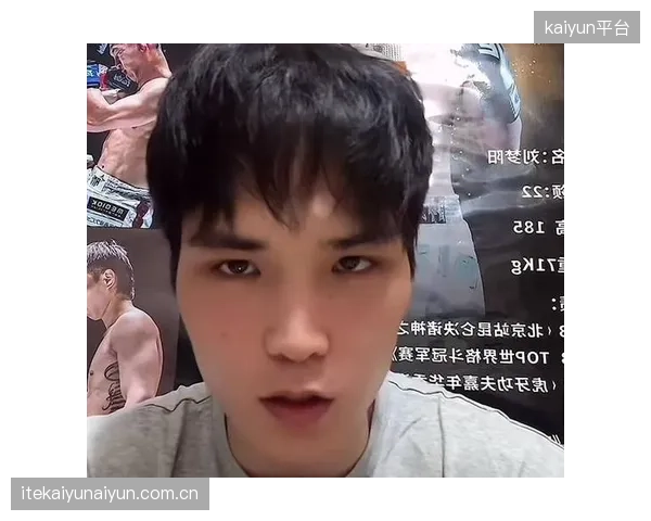 中国选手刘梦阳凭借全面的站立打击技术，以绝对优势一致判定击败巴西选手加布里埃尔·佩雷拉。